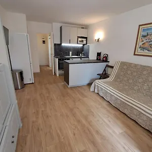 https://apt-studio-bernard.fr-provencehotel.com