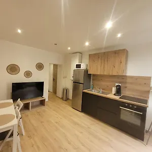 https://apt-le-soleil.fr-provencehotel.com